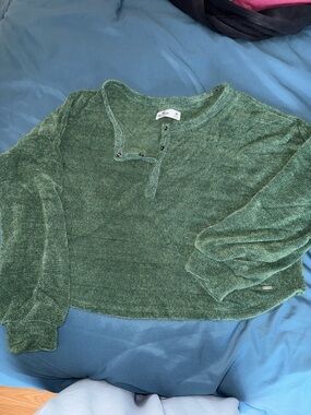 Plush Green Cropped Henley Sweater